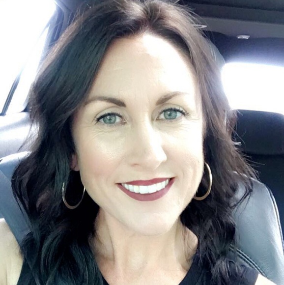 Meet your Posher, Tina - Picture 1 of 1